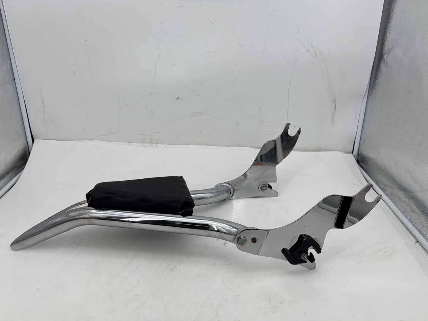2013 Harley Street Glide Touring FLHX OEM Rear Sissy Bar w/ Backrest Cushion Pad