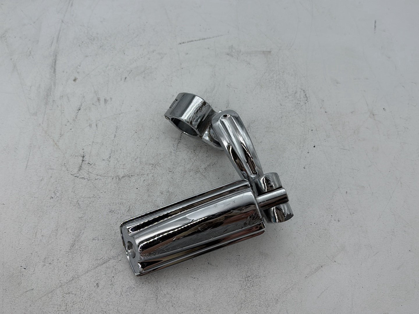 2003 Harley Electra Glide Touring Ultra FLHTCUI OEM Front Driver Highway 1 Foot Peg Rest