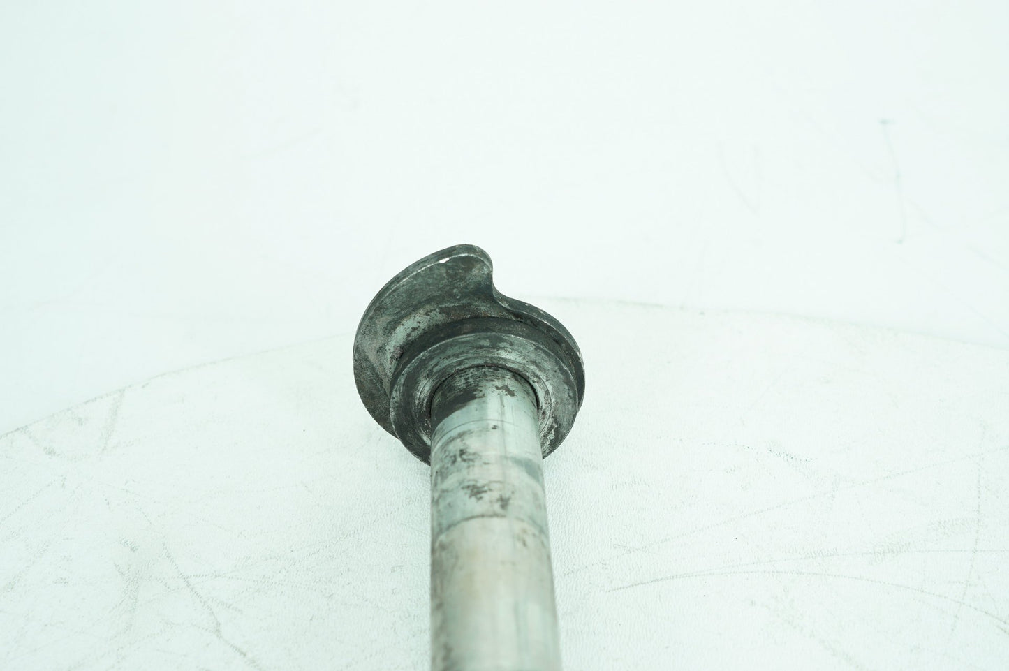 2007 - 2012 Harley-Davidson Touring Electra Glide Ultra Rear Wheel Axle Bolt Shaft 41056-09