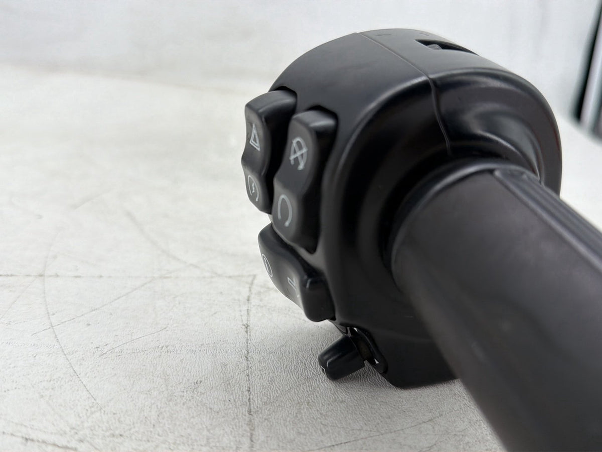 2018 Harley Road Glide Touring FLTRXS OEM Right Engine Start Kill Switches Controls