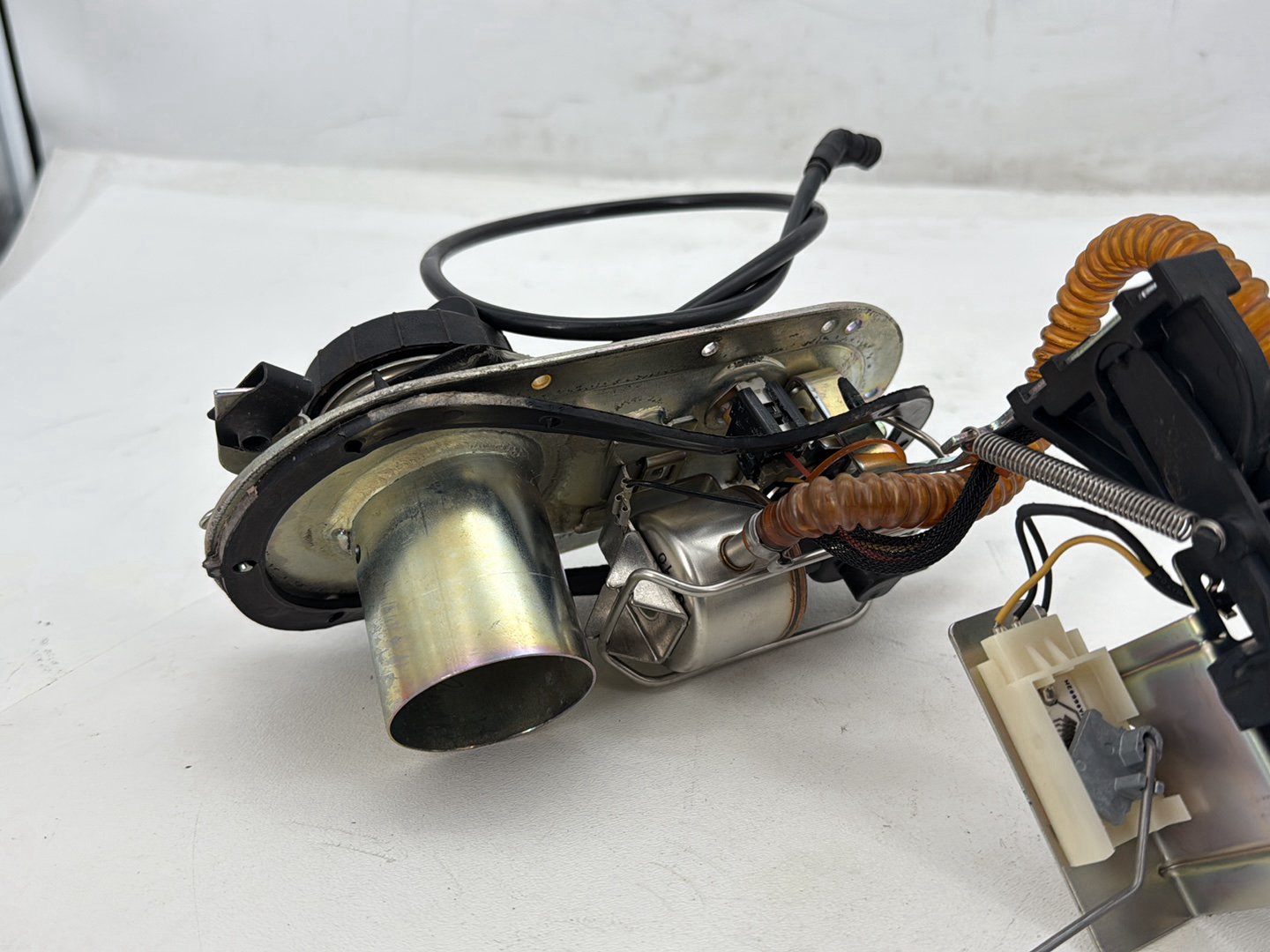 2007 Harley Street Glide Touring FLHX OEM Fuel Pump Gas Gasoline Petrol Sending
