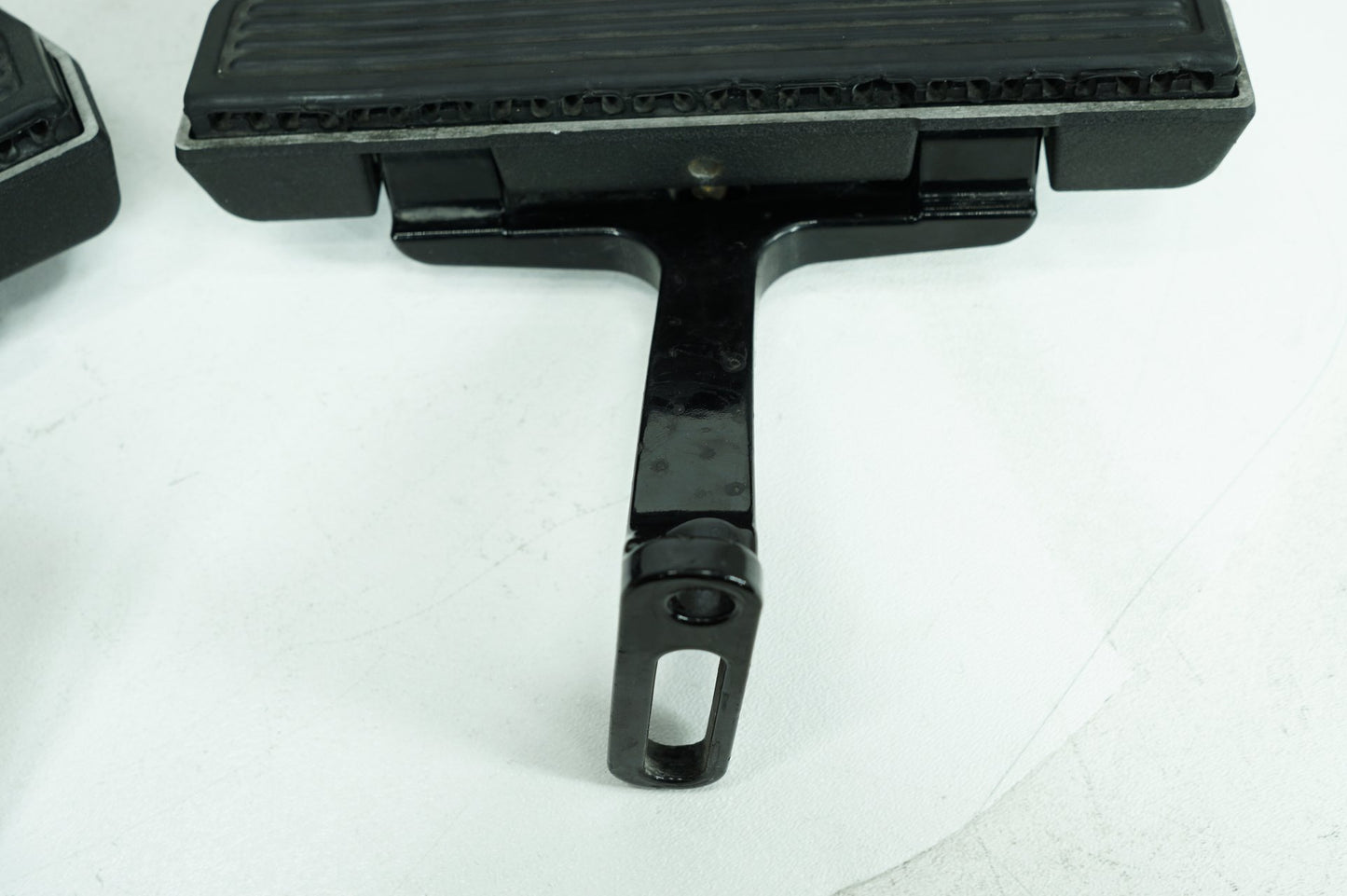 2007 - 2012 Harley-Davidson Touring Electra Glide Ultra Left Right Driver & Pass Floorboard Foot Rest 50614-06
