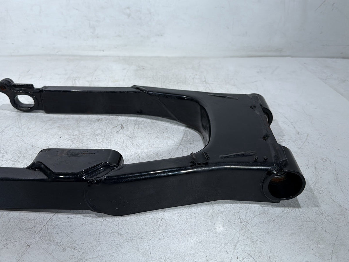 2006 Harley Electra Glide Touring Ultra FLHTCUI OEM Rear Fork Swingarm Swing Arm