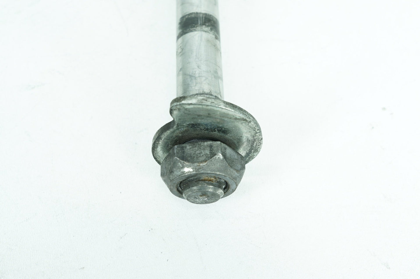 2009 - 2016 Harley-Davidson Touring Road King Classic Rear Wheel Axle Bolt Shaft 41056-09