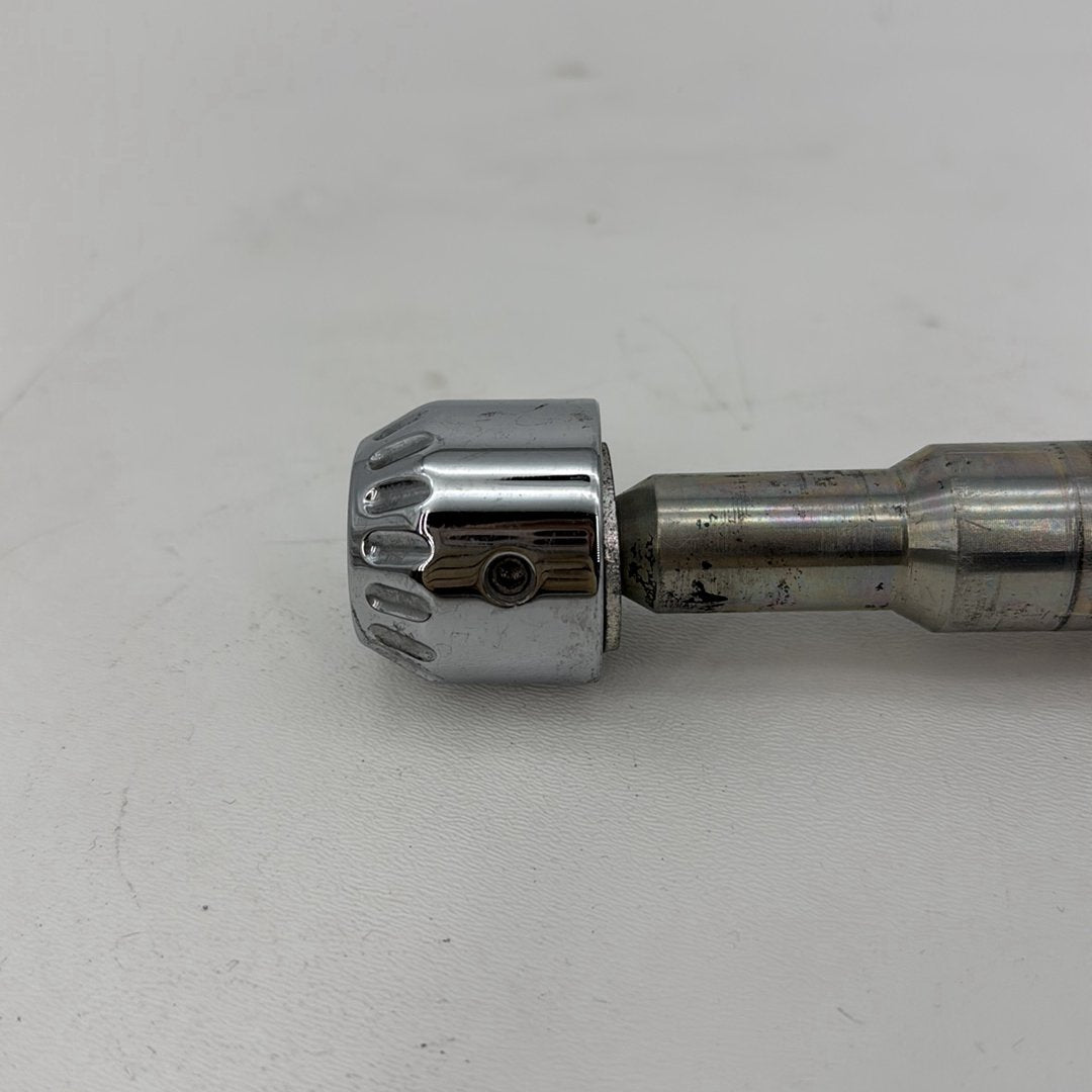 2007 - 2012 Harley-Davidson Touring Street Glide Front Wheel Axle Bolt Shaft 43364-00