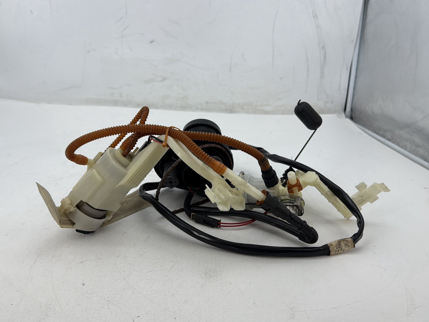 2014 Harley Electra Glide Touring CVO Screamin Eagle OEM Gas Gasoline Fuel Petrol Pump Sending