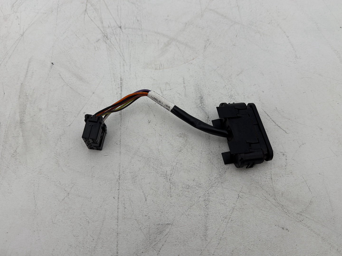 2011 Harley Electra Glide Ultra FLHTK OEM Dash Indicator Lamp Wire Plug In