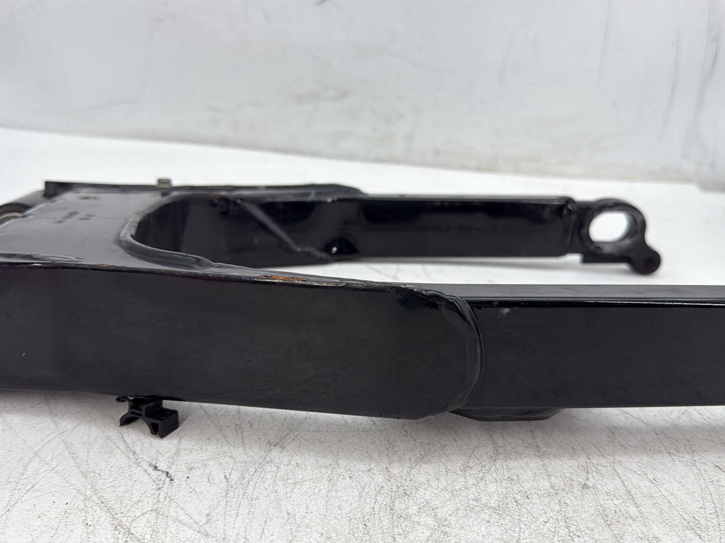 2005 Harley Electra Glide Touring Ultra FLHTCUI OEM Rear Fork Swingarm Swing Arm