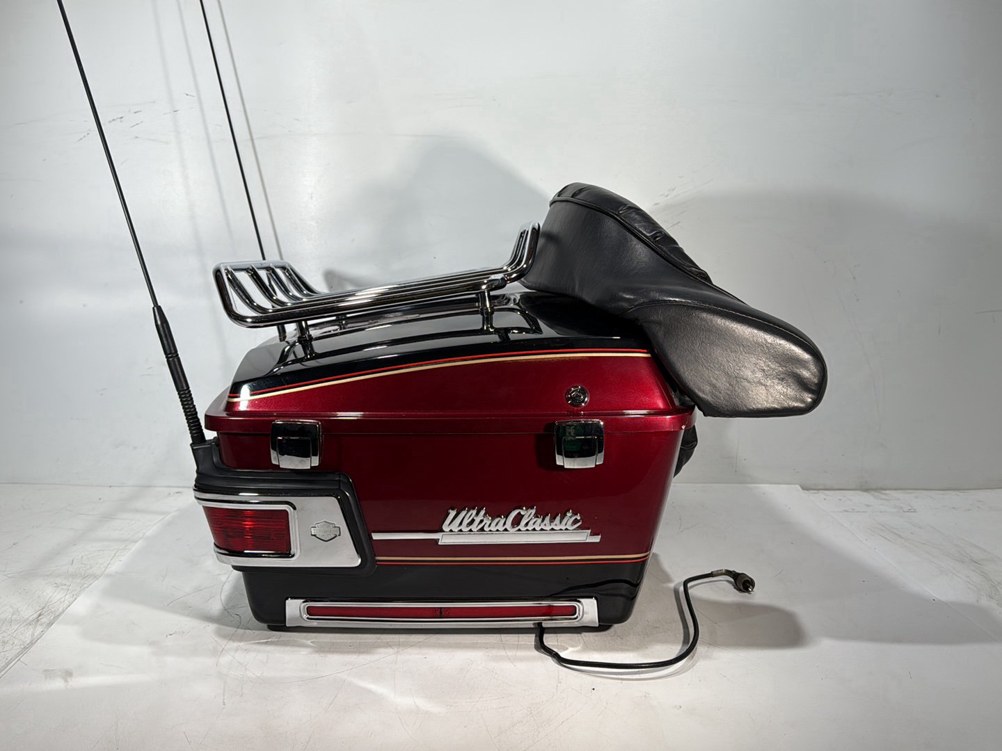 1995 Harley Touring FLHTCI Electra Glide Classic OEM Pass Backrest Tour Pak Luggage NOKey