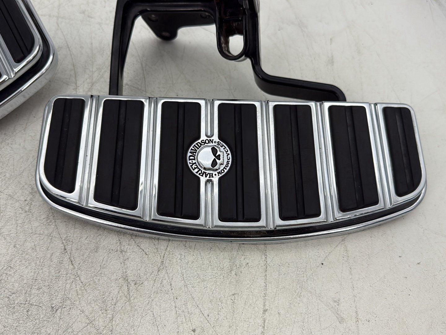 2000 Harley Softail FLSTC Heritage Classic OEM Left Right Driver Floorboard Foot Rest