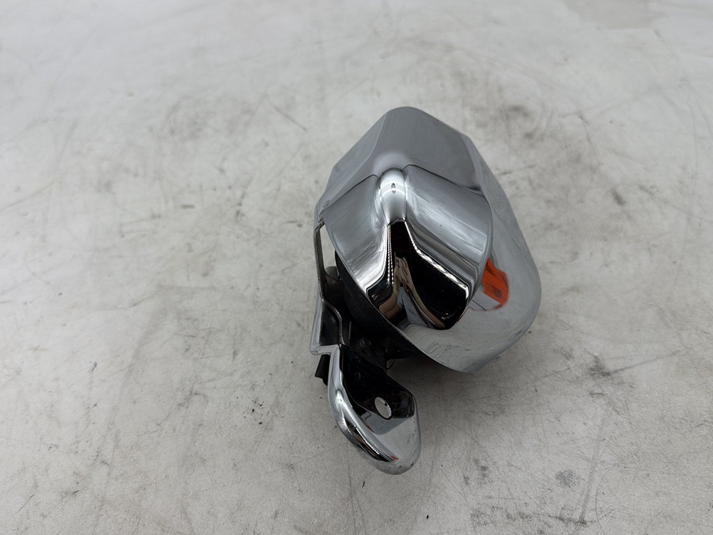 2012 Harley Dyna FXDF Fat Bob OEM Horn Signal Klaxon Chrome Cover