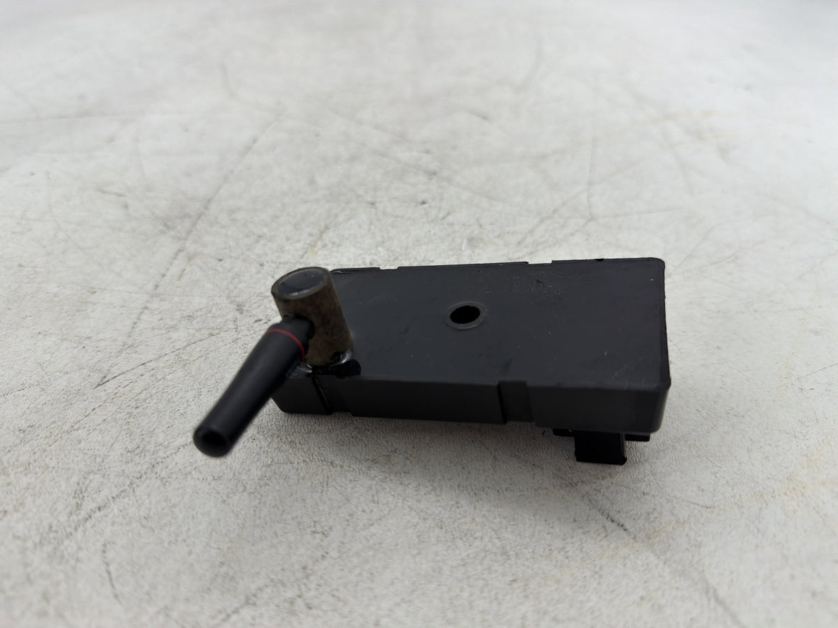 2009 Harley Electra Glide Touring CVO Screamin Eagle OEM Saddlebag Power Lock Receiver Module 76524-08