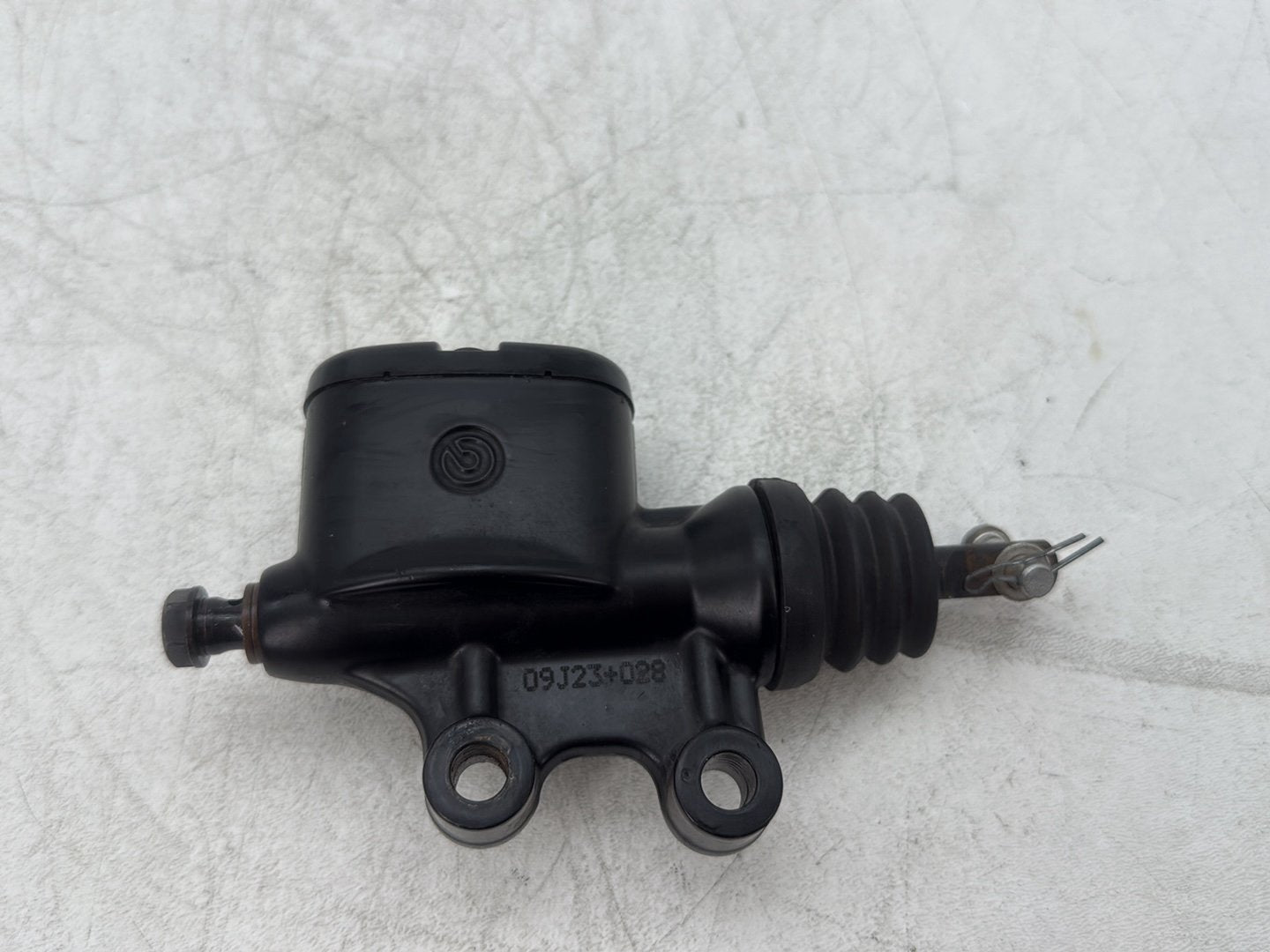 2010 Harley Street Glide Touring FLHX OEM Rear Brake Master Cylinder Reservoir