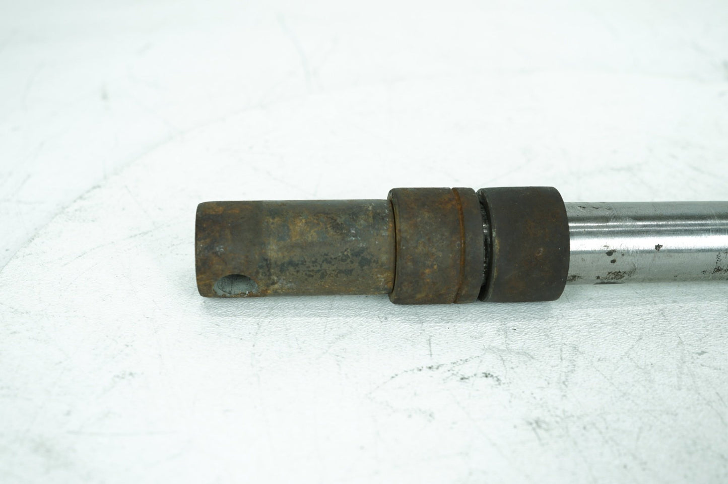 1999 - 2006 Harley-Davidson Touring Electra Glide Front Wheel Axle Bolt Shaft 43364-00