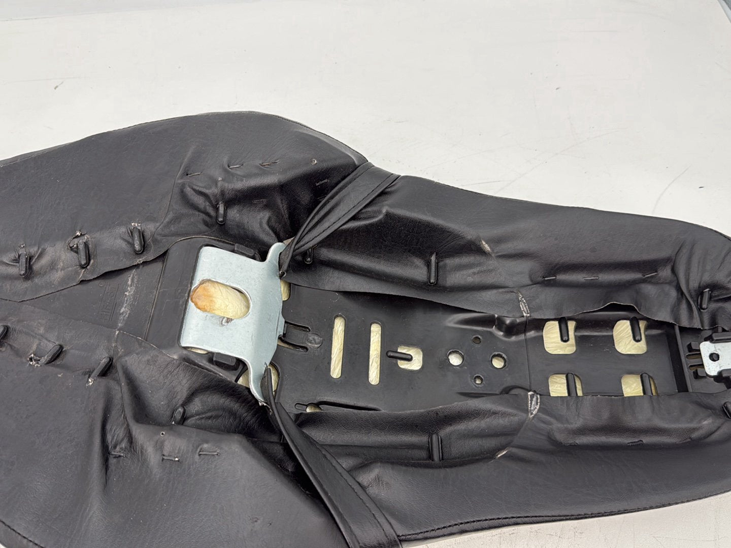 2005 Harley Sportster XL883C 883 Custom OEM Passenger Rider Driver Seat Saddle