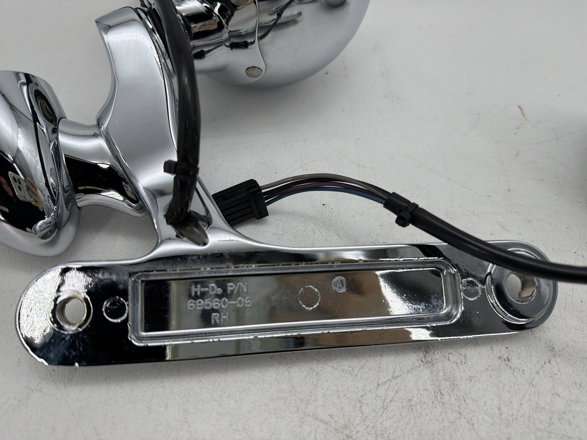 07 Harley Electra Touring CVO Eagle OEM Front Left Right Turn Signal Indicators