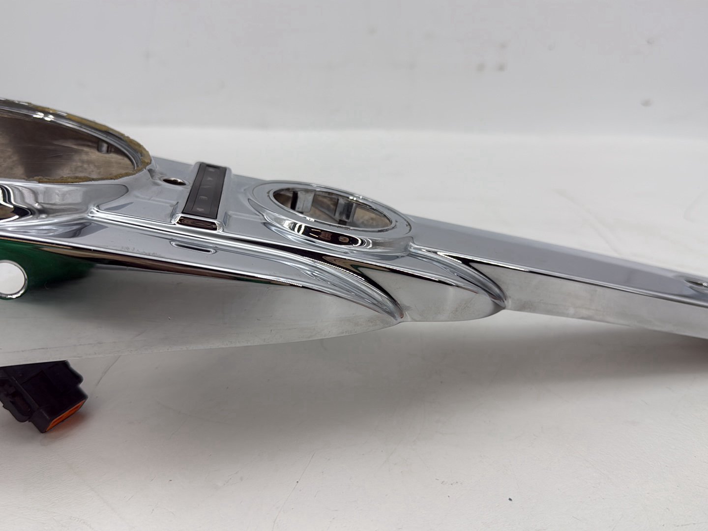 1999 - 2006 Harley-Davidson Touring CVO Screamin Eagle Road King Fuel Gas Tank Dash Console NOKey 69105-02