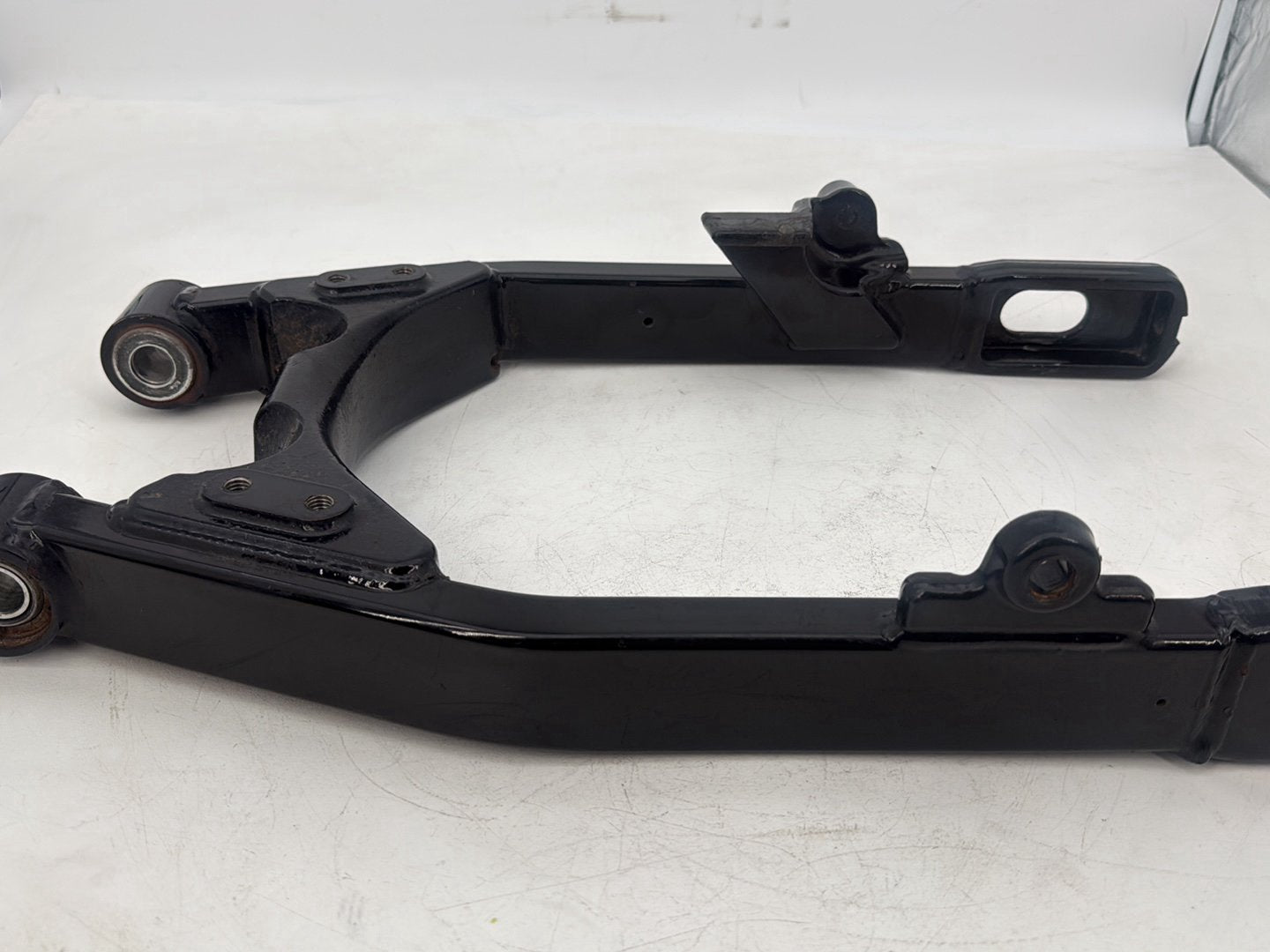 1999 - 2006 Harley-Davidson Dyna Super Glide Rear Fork Swingarm Swing Arm  	47820-06