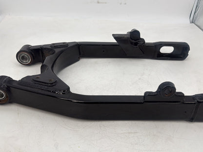 1999 - 2006 Harley-Davidson Dyna Super Glide Rear Fork Swingarm Swing Arm  	47820-06