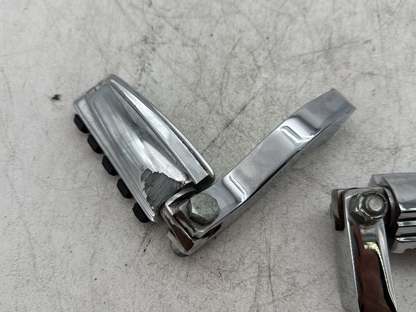 2003 Harley Dyna Wide Glide FXDWG OEM Passenger Left & Right Foot Pegs