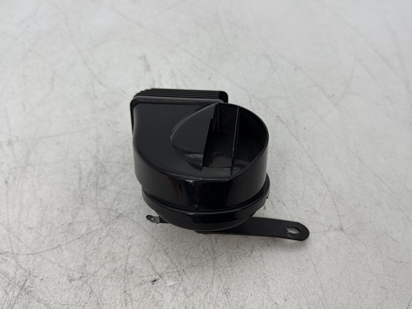 2000 Harley Dyna FXDWG Wide Glide OEM Signal Horn Klaxon Beep
