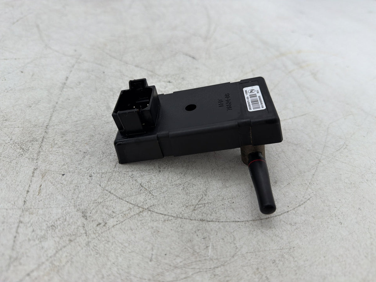 2009 Harley Electra Glide Touring CVO Screamin Eagle OEM Saddlebag Power Lock Receiver Module 76524-08