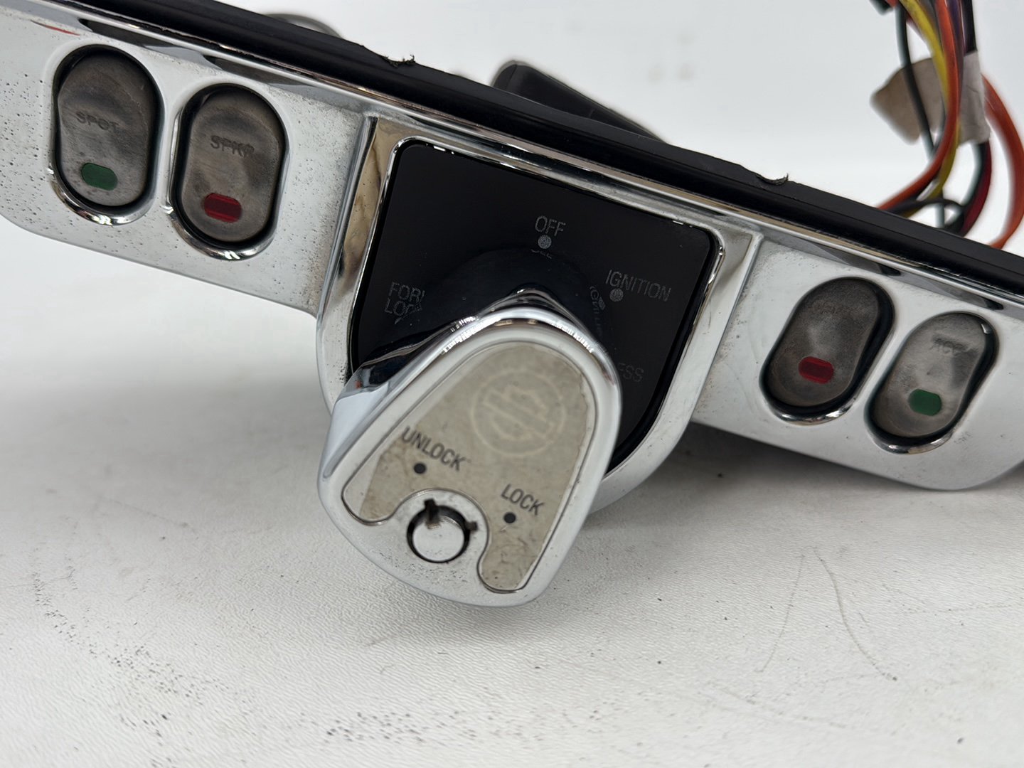 2007 - 2011 Harley-Davidson Touring Electra Glide Ultra Dash Ignition Cap Switch Lockset NO Key 71572-06