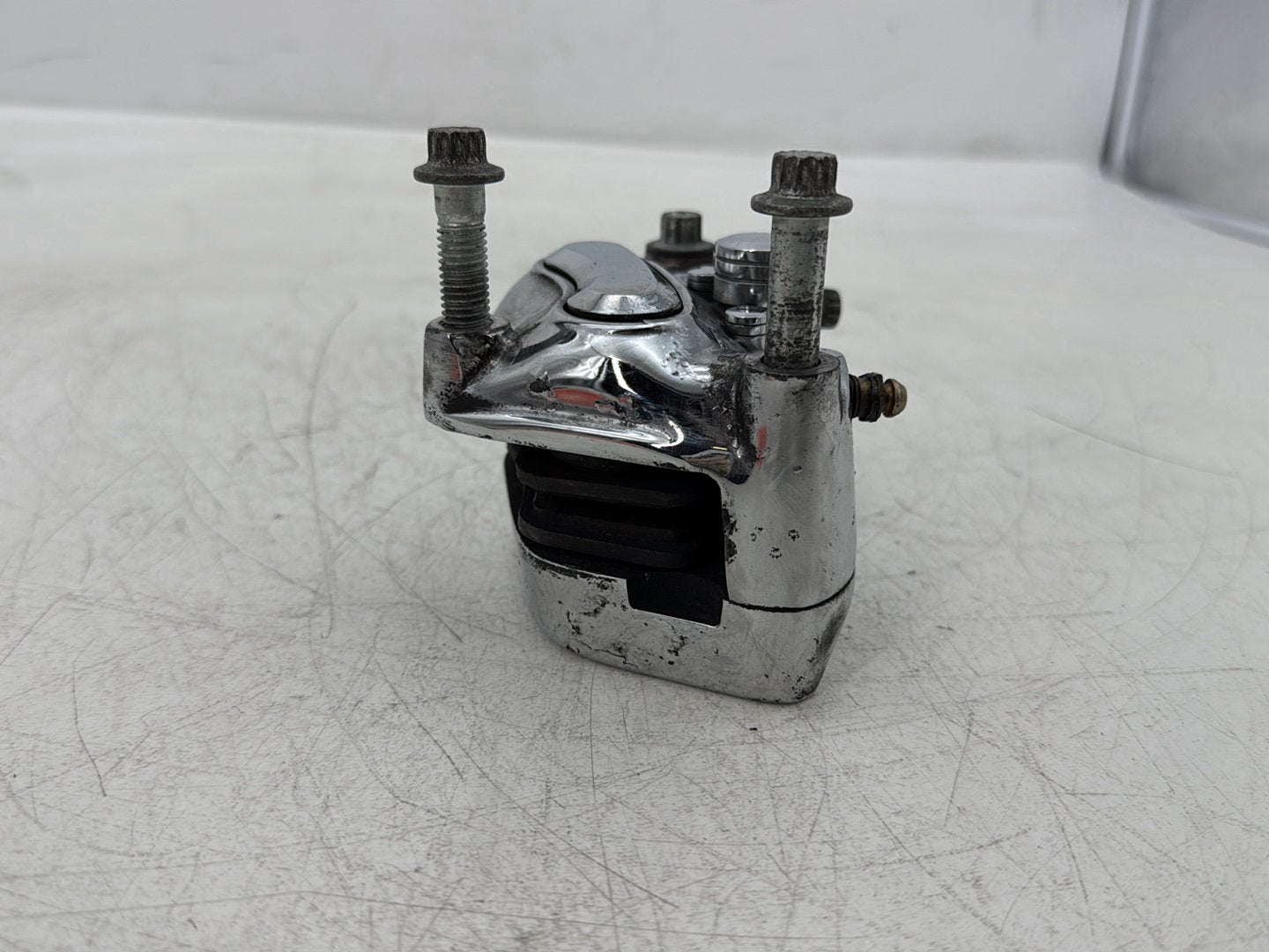 2006 Harley Electra Glide Touring Classic FLHTCI OEM Front Right 1 Brake Caliper
