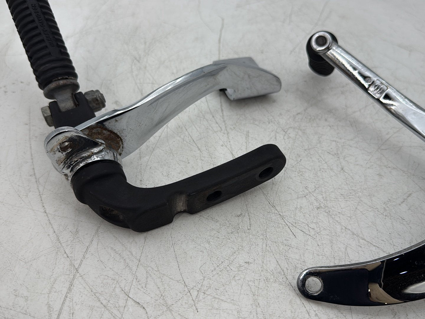 2005 Harley Dyna FXDWG Wide Glide OEM Left Right Foot Brake Control Pegs
