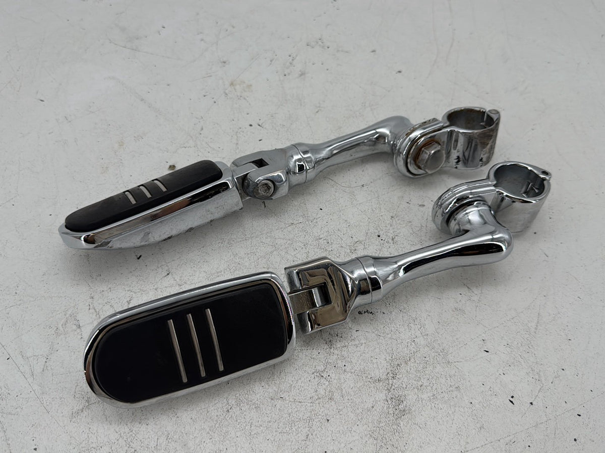 2006 Harley Street Glide Touring FLHXI OEM Front Right Left Highway Foot Pegs