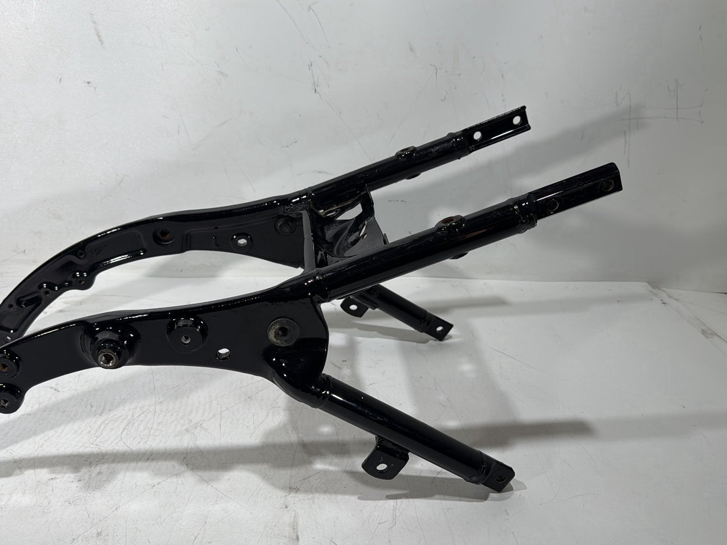 2010 Harley Street Glide Touring FLHX OEM Rear Back Sub Frame Rail Bar 48079-09BHP