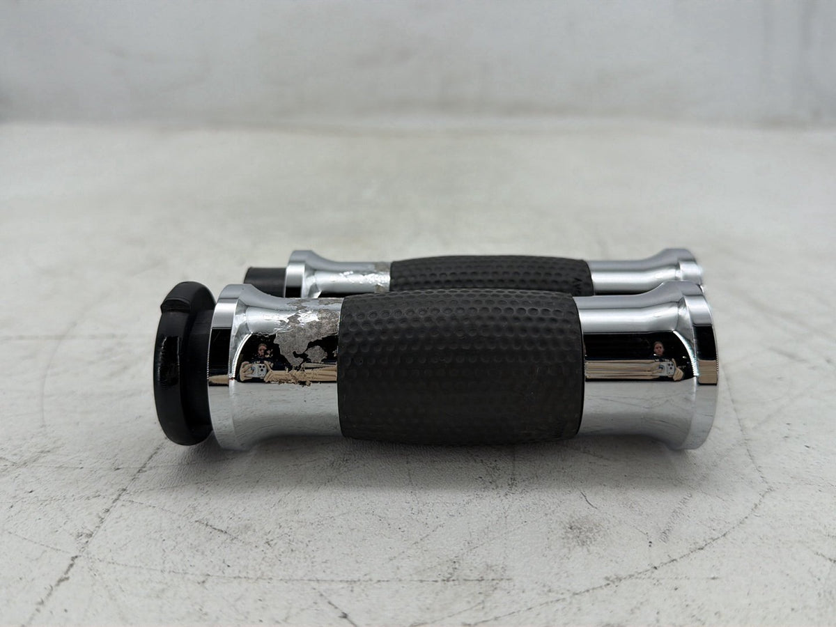 2005 Harley Softail Fat Boy FLSTF OEM Front Left Right Handgrip Hand Grips