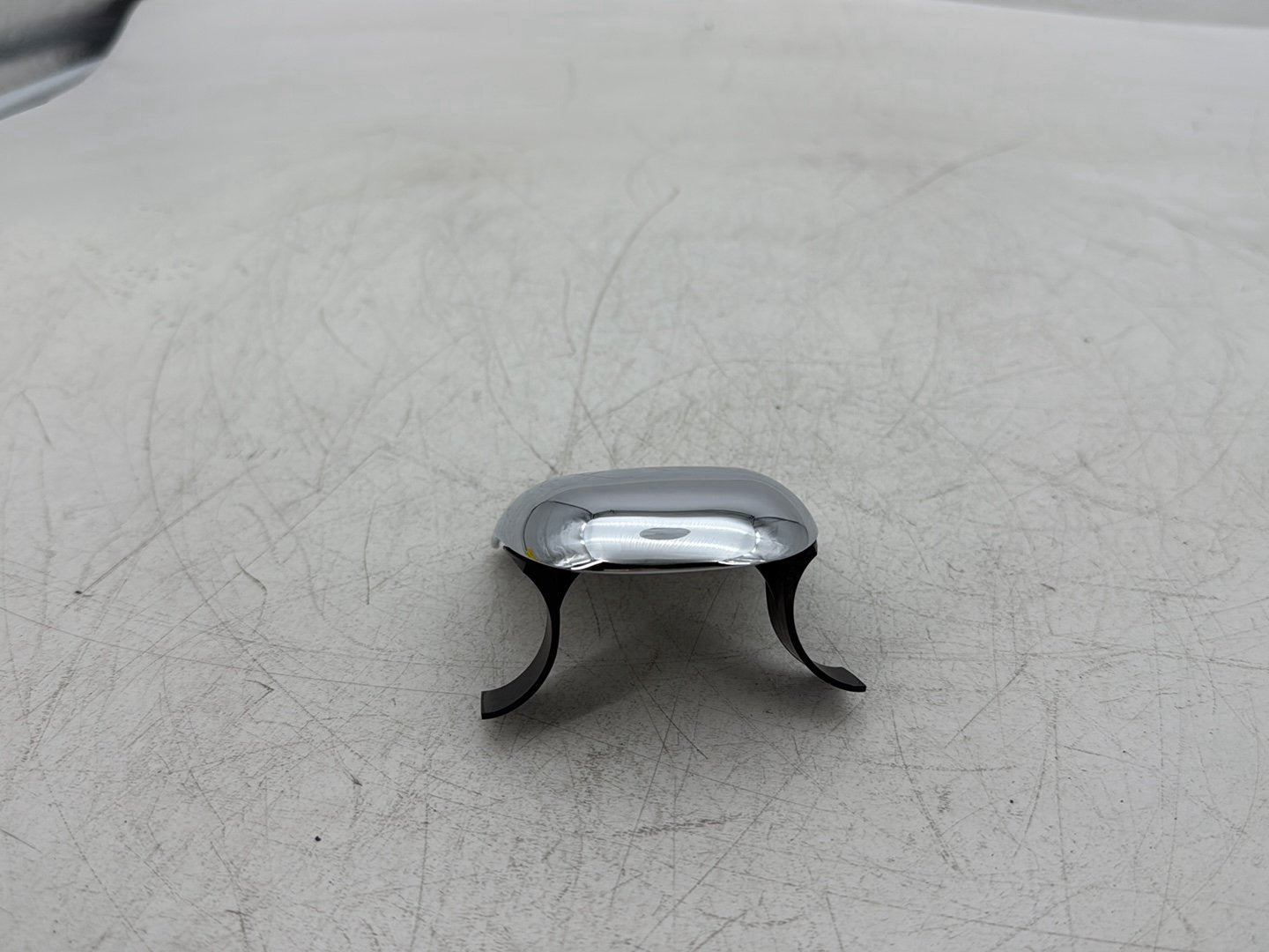 2008 Harley Dyna FXDL Low Rider Anniversary OEM Front Handlebar Riser Top Clamp Chrome