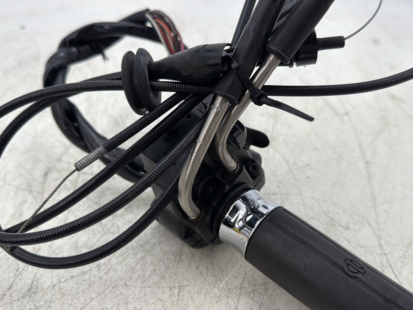2007 Harley Touring FLHTC Electra Glide Classic OEM Right Engine Start Kill Switches Controls