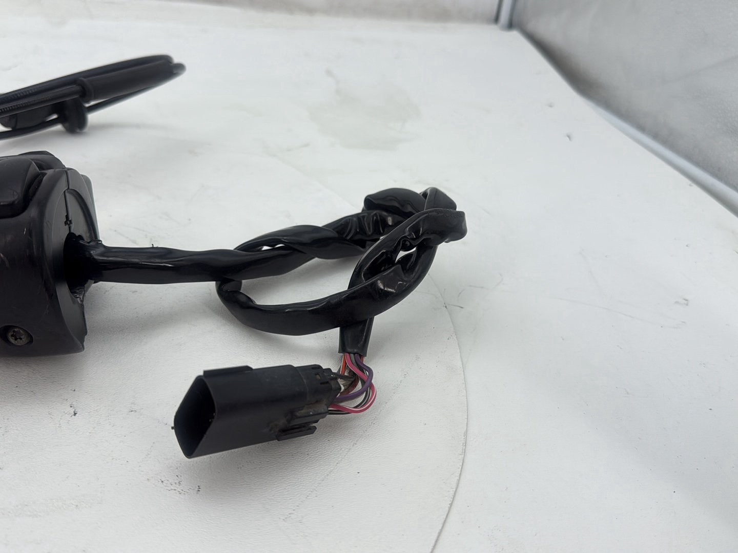 2007 Harley Street Glide Touring FLHX OEM Right Engine Start Kill Switches Controls