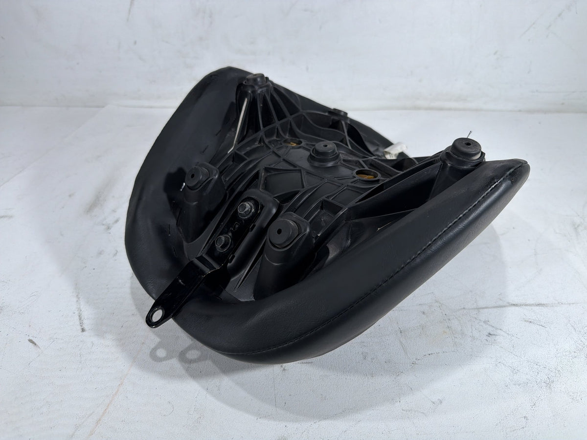 2020 Harley Softail Standard FXST OEM Rider Driver Solo Seat Pillion