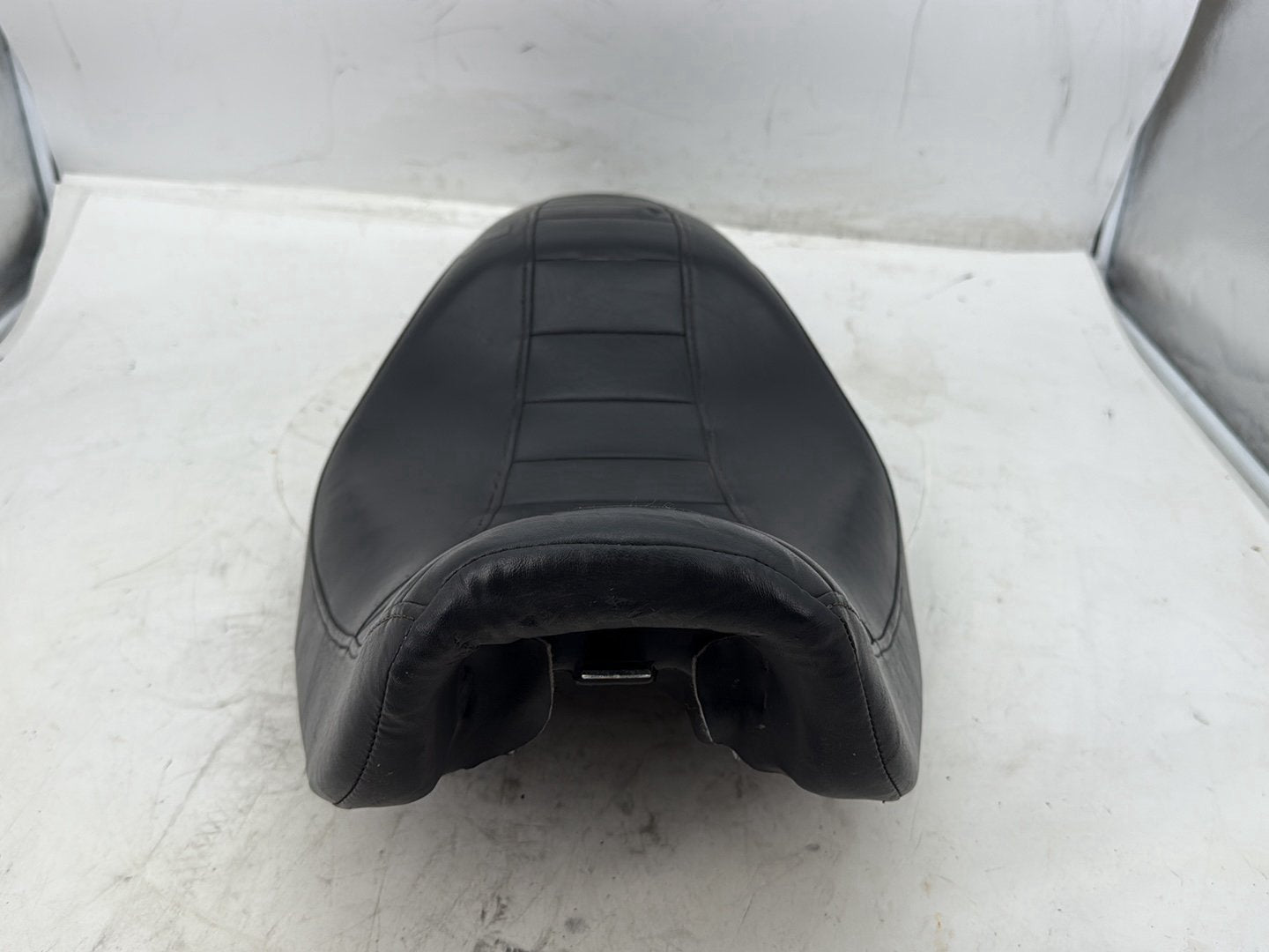 2006 Harley Dyna Super Glide Custom FXDCI OEM Passenger Rider Driver Seat Saddle