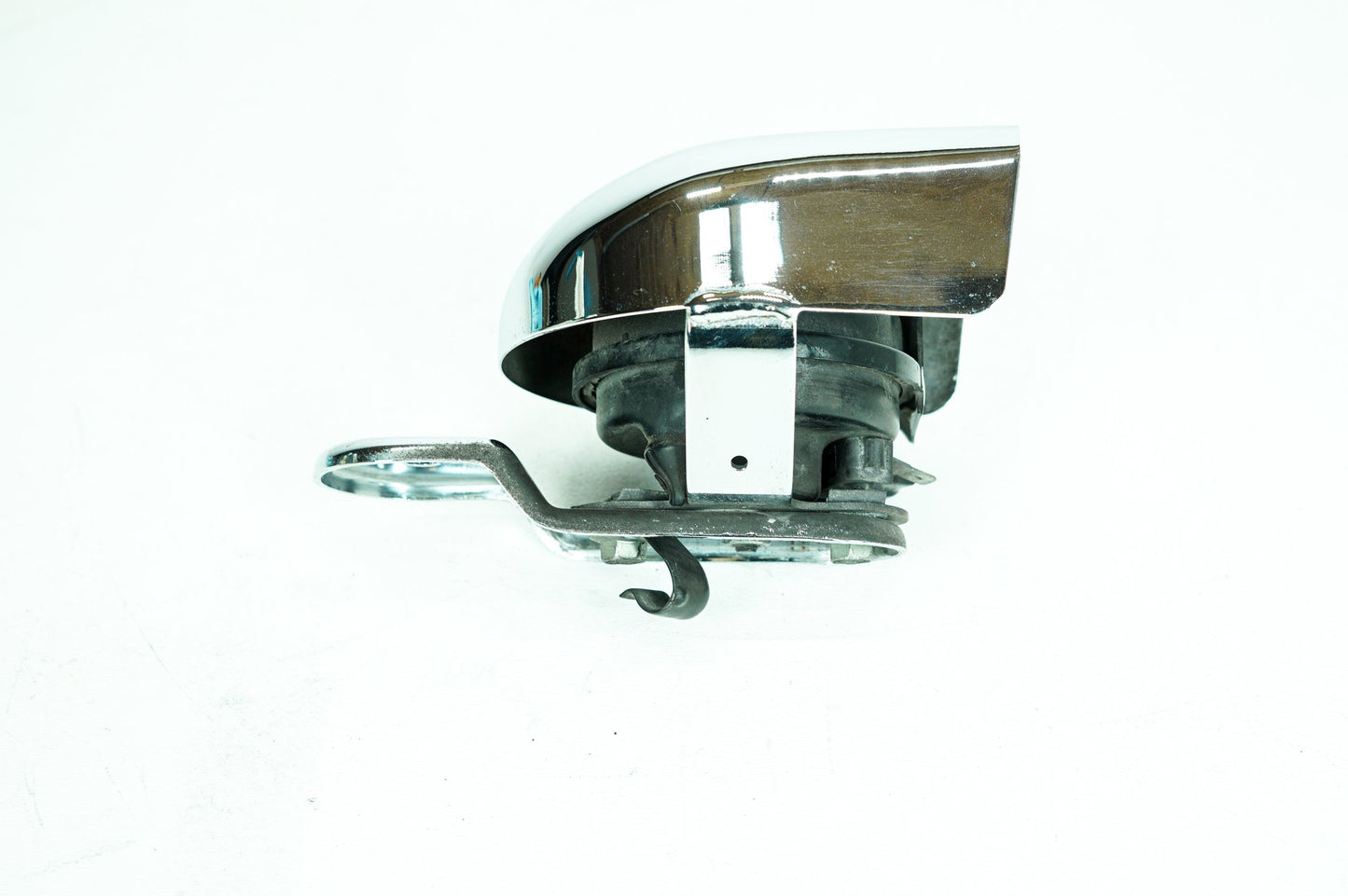 2007 - 2011 Harley-Davidson Touring Street Glide Horn Signal Klaxon Chrome Cover 69060-90D