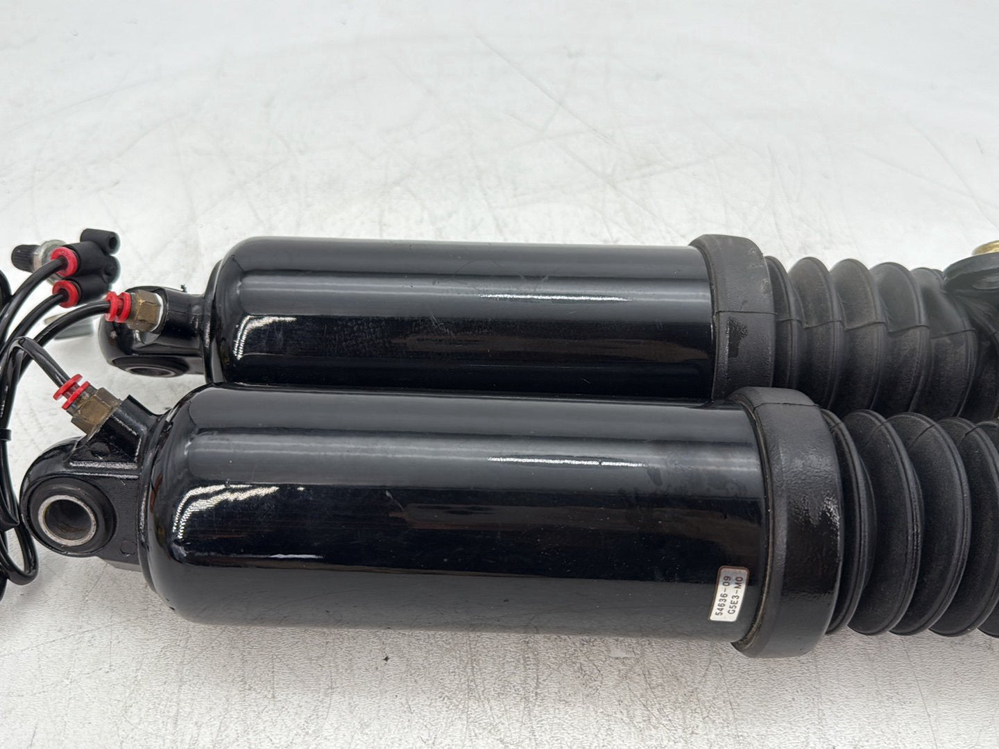2010 Harley Street Glide Touring FLHX OEM Rear Left Right Shock Absorbers