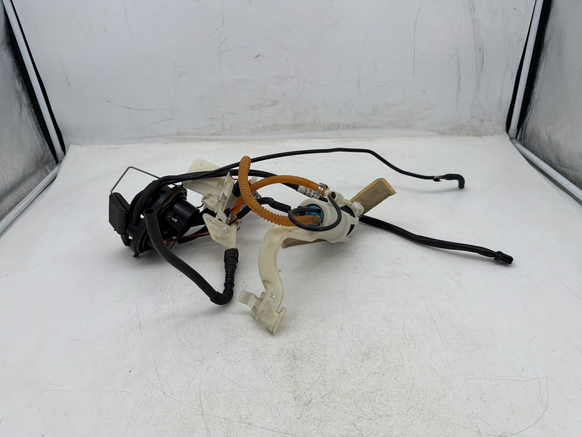 10 Harley Electra Glide Touring Ultra OEM Fuel Pump Gas Gasoline Petrol Sending
