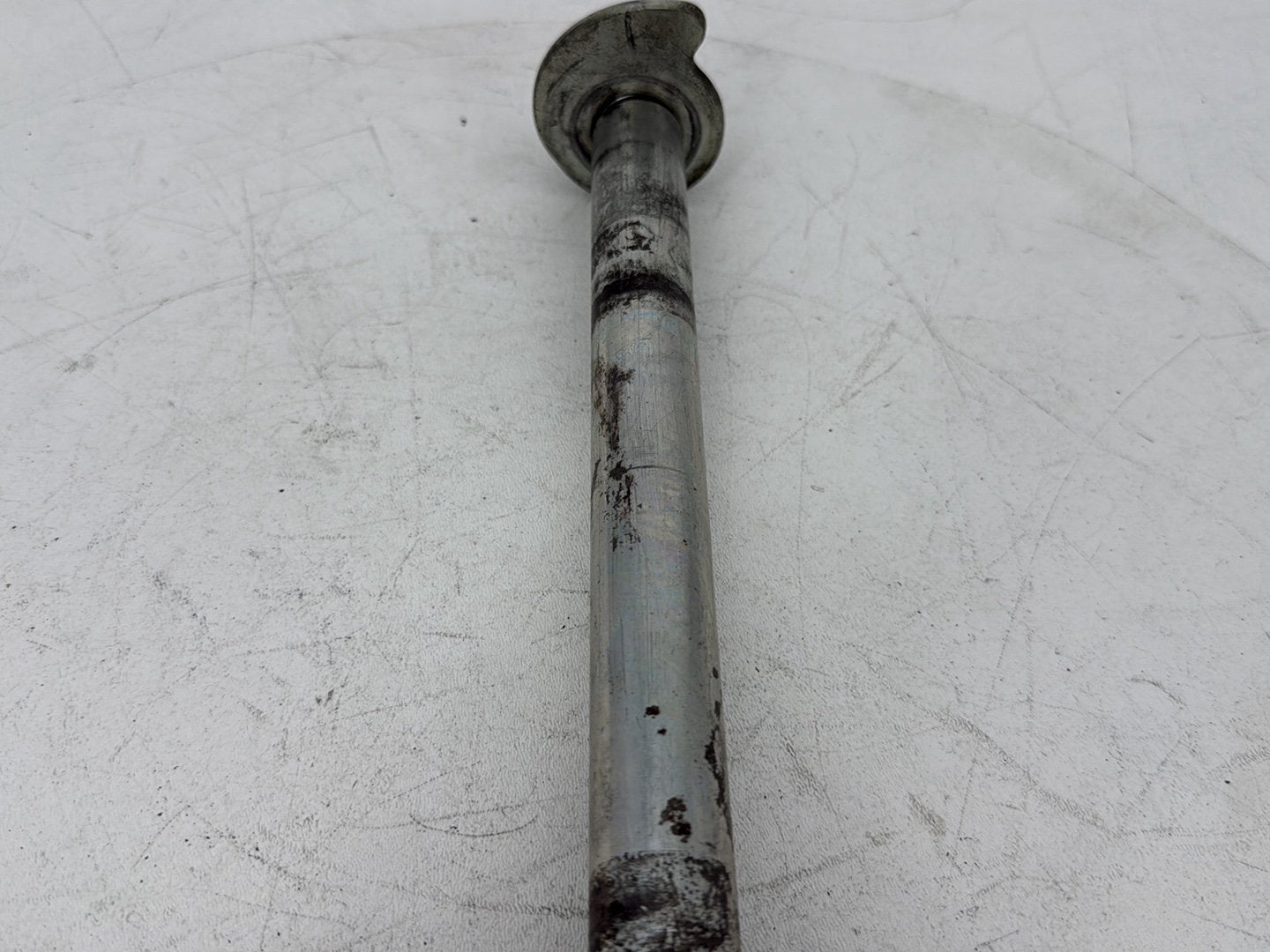 1999 - 2006 Harley-Davidson Touring Electra Glide Ultra Rear Wheel Axle Bolt Shaft 41056-02