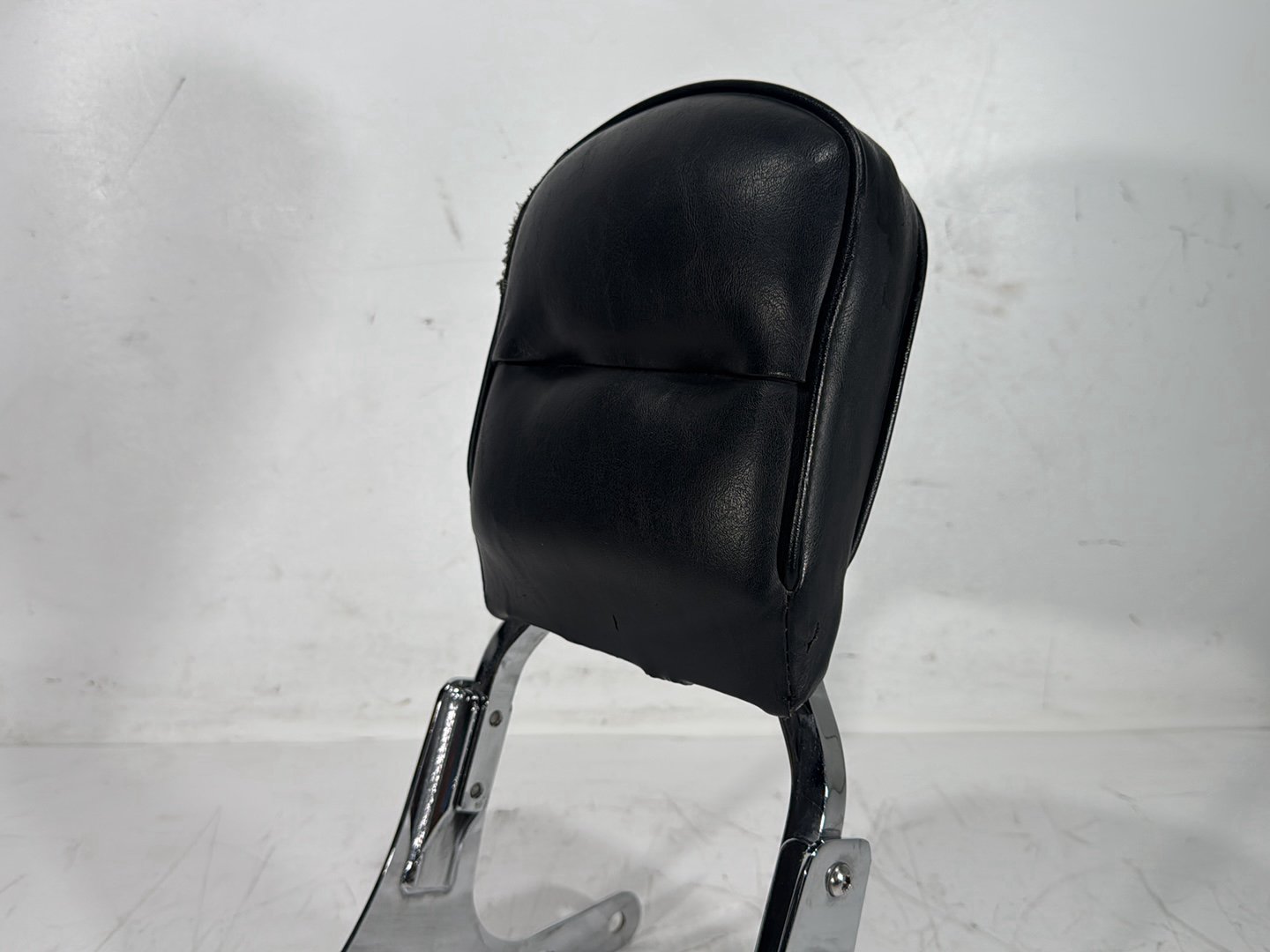 2003 Harley Dyna Wide Glide FXDWG OEM Rear Sissy Bar w/ Backrest Cushion Pad