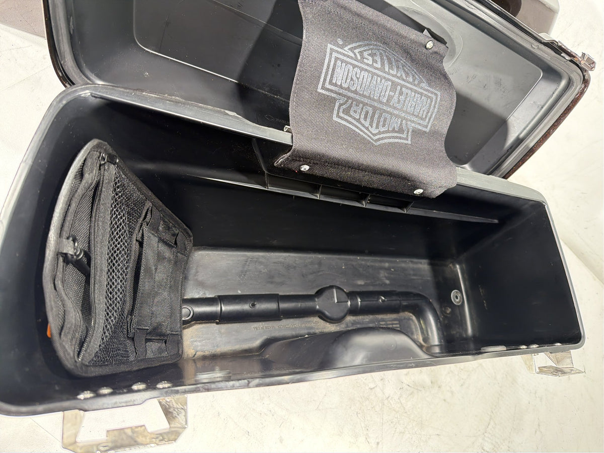 2011 Harley Electra Glide Touring Ultra OEM Left Right Saddlebags Luggage NOKey