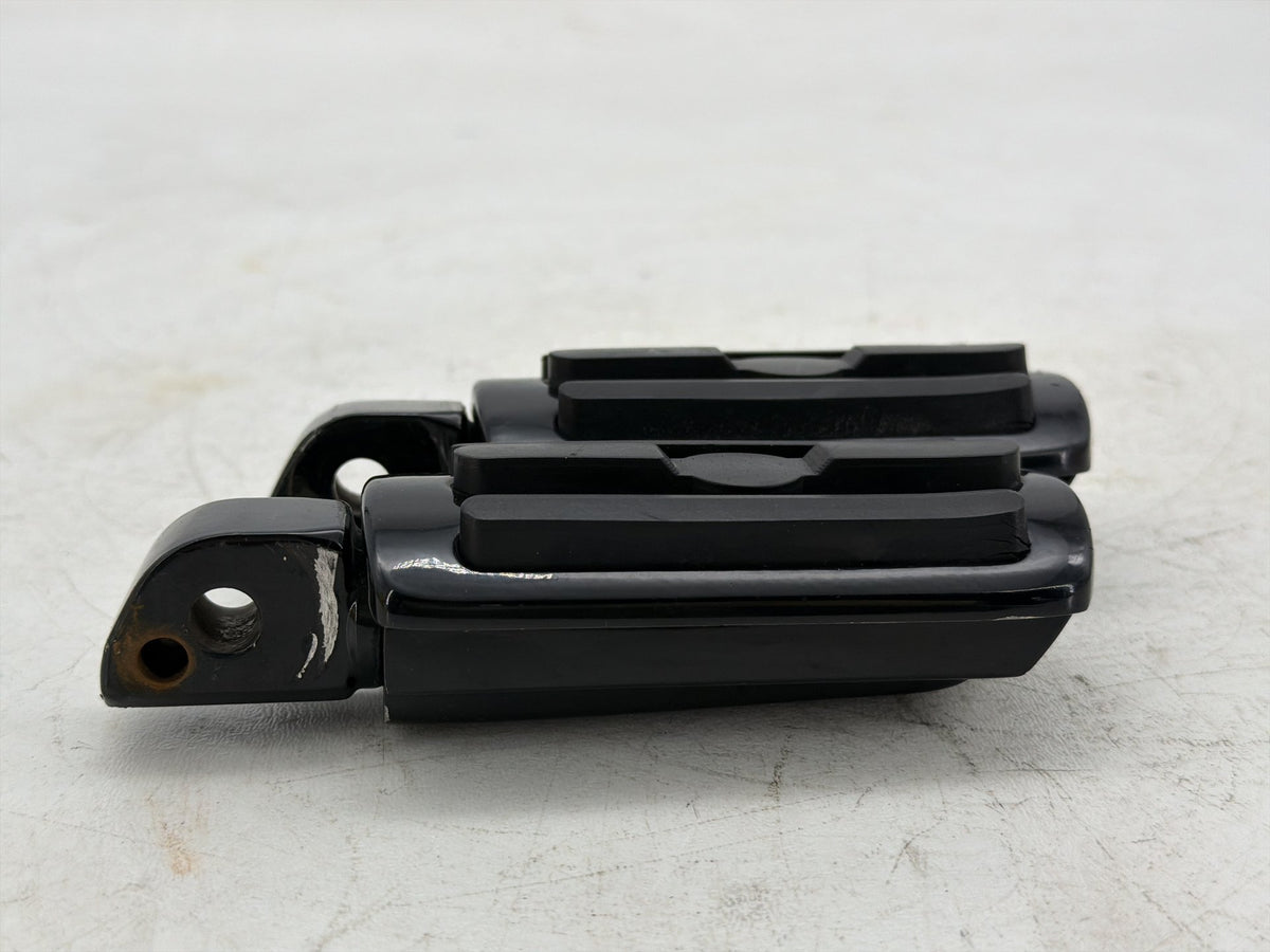 2020 Harley Softail Standard FXST OEM Left & Right Step Foot Rest Pegs