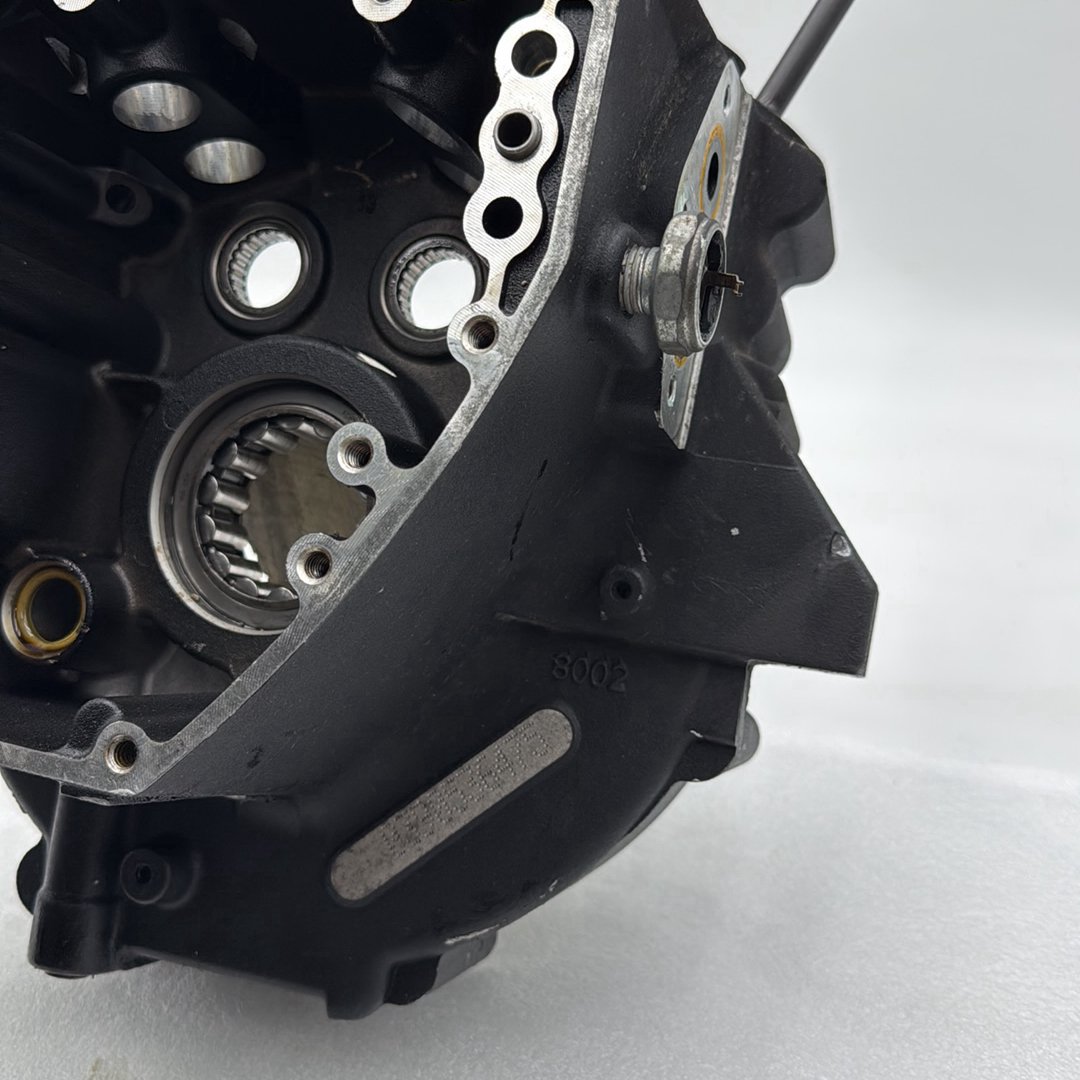 1999 - 2006 Harley-Davidson Touring Electra Glide Classic Crankcase Shaft Engine Motor Cover 24630-03