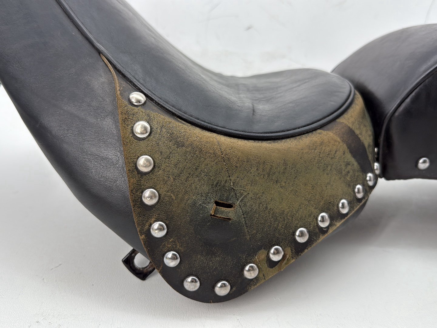 1991 Harley Heritage Softail Classic FLSTC OEM Passenger Rider Driver Seat Saddle