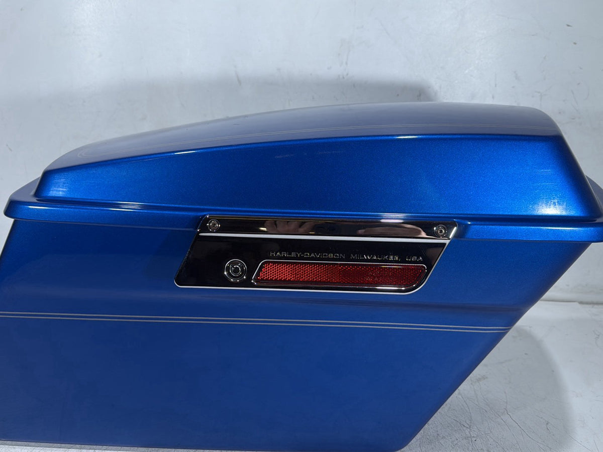 2007 Harley Electra Glide Touring Ultra OEM Right 1 Saddlebag Luggage NO Key