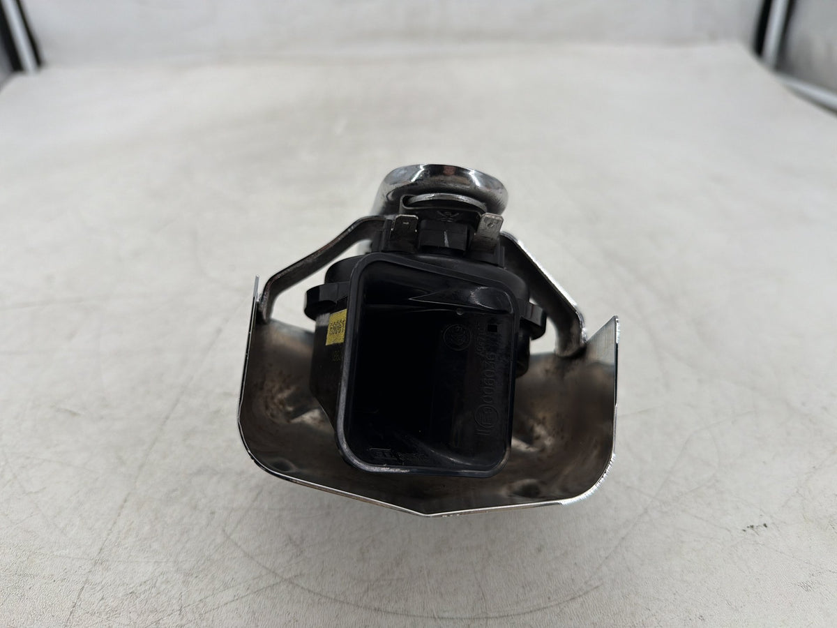 2017 Harley Dyna Street Bob FXDB OEM Horn Signal Klaxon Chrome Cover