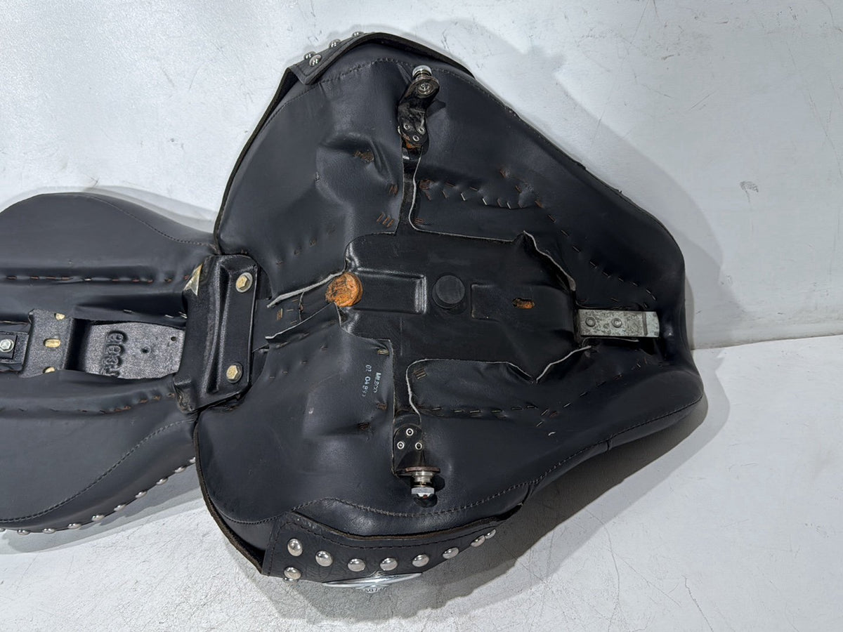 04 Harley Heritage Softail Classic FLSTCI OEM Passenger Rider Driver Seat Saddle