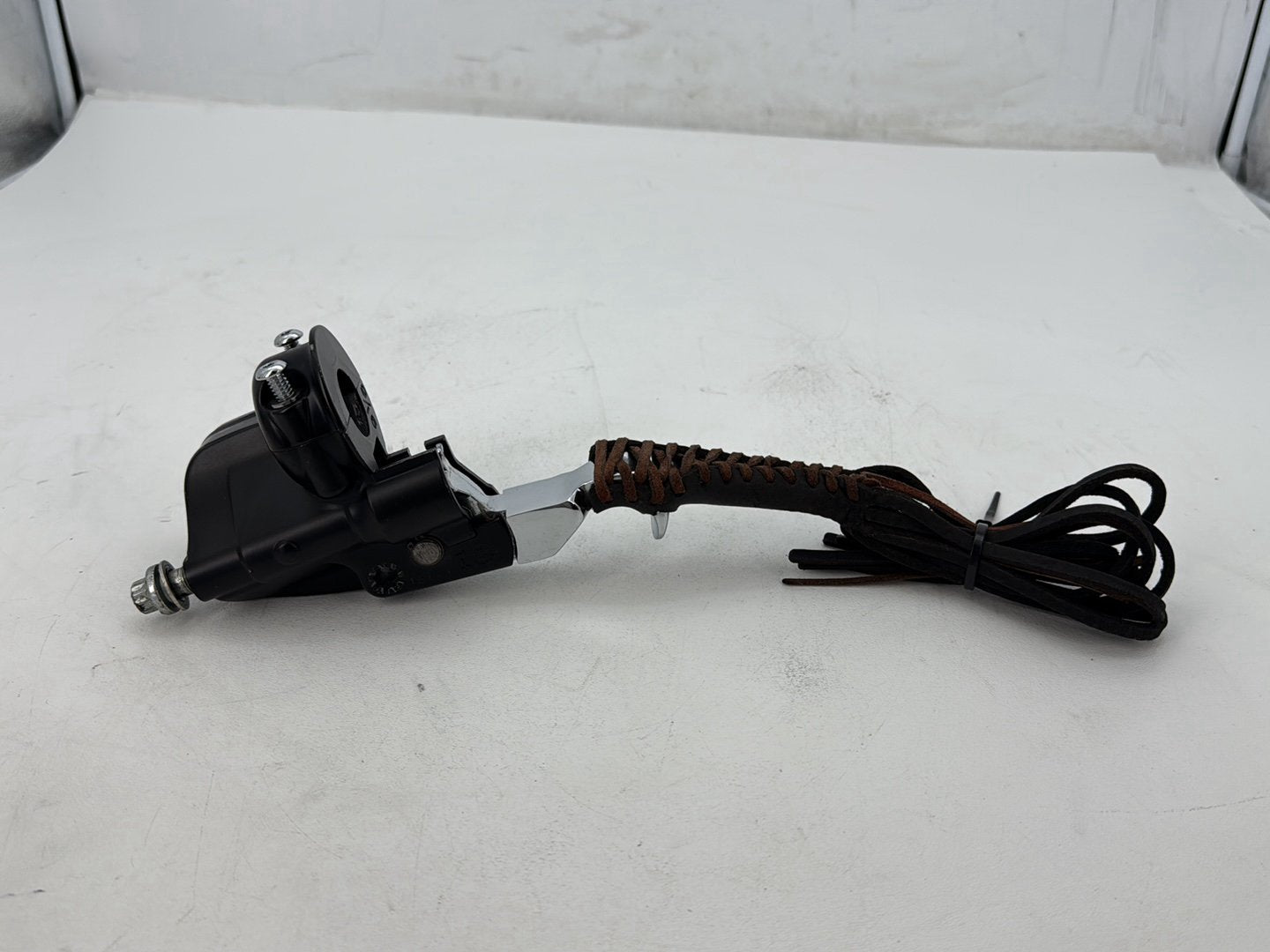 2004 Harley Softail FLSTC Heritage Classic OEM Front Right Brake Lever Master Cylinder